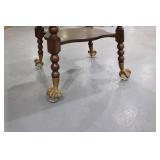 large claw and ball feet >>