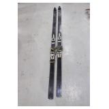 R. A. Brunner skiis >>