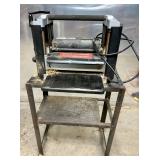 Model 22-560> Model 22-560>