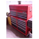Craftsman 18 drawer with closed top rolling tool chest