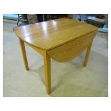 oak drop leaf table plus 1 leaf