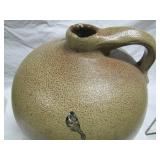 close up neck and handle>