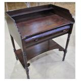 early burled writing desk>