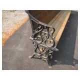 allows you to sit either direction>