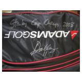 and autographed photo>>