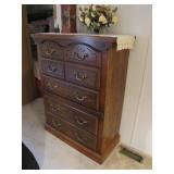 chest of drawers