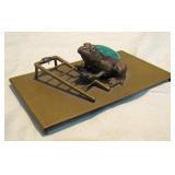 brass frog with ladder & fly >