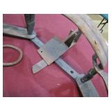 bear trap with teeth>