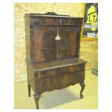 walnut queen Anne dropfront>