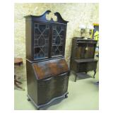 mahogany Chippendale secretary>>