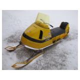 snowmobile, starts and runs>