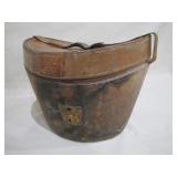 leather travel case has brass lock, no key>