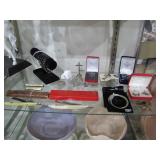 straight razors, jewelry>