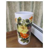 floor vase umbrella stand>
