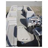 float on trailer>>>