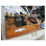 Bunnell telegraph key>