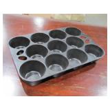 Griswold number 10 muffin pan>
