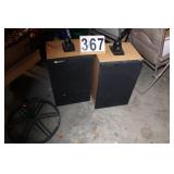 2 Speakers(Peavey) &  Umbrella Stand