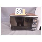 Montgomery Wards Microwave (Works)