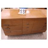 6 Drawer Dresser w/ Mirror 32'T X 54'W X 18'D