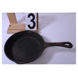 Benjamin & Medwin 8' Cast Iron Skillet