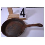 Wagner 8' Cast Iron Skillet