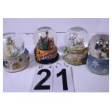 4 Musical Snow Globes Includes Las Vegas