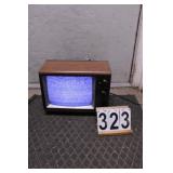 GE TV 1987 13' Powers On