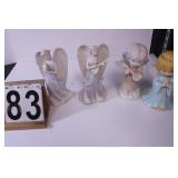 Flat w/ 4 Ceramic Figures