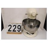 Kitchen Aid Mixer W/ Beater - Whip Dough Hook-