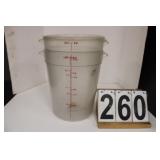 2 8 QT Round Food Containers 1 Lid