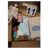 Box W/ Doll - Womns Shirts Size XXL - Yarn-