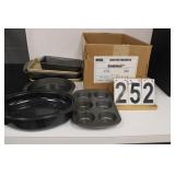 Box W/ Cake Pans - Pie Pans - Roasters - Muffin-