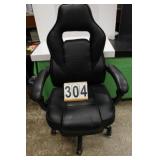 Gaming Chair w/ Pull Out Leg Rest