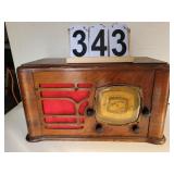 Truetone Wooden Case Tube Radio