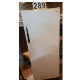 Small Kenmore Refrigerator (Missing Freezer Door)