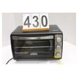 Black & Decker Toaster Oven (Works)