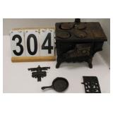 Mini Cast Iron Stove w/ Pan