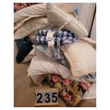 Group of Throw Pillows ~ Bed Pillows