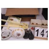 Box W/ Berry Box - VTG Baby Shoes -  Religious -