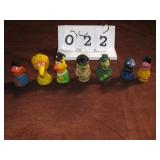 7 1970"S Sesame Street finger puppets