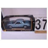 2002 1:18 Scale Ford T-Bird Car NIB