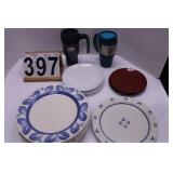 Box W/ Plates - Coffee Cups -