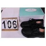 Pair of Apex Shoes Size 9