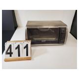 Black & Decker Toaster Oven (Powers On)