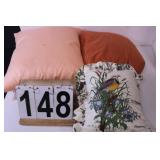 Box W/ 3 Pillows Includes Bird Pillow