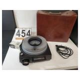 Kodak Carousel 750 H W/ Extra Bulbs And Case -