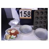 Blue Tote W/ Cake Pans ~ Muffin Pan