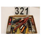 Flat w/ Scrapper ~ Screwdrivers