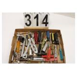 Flat w/ Screwdrivers